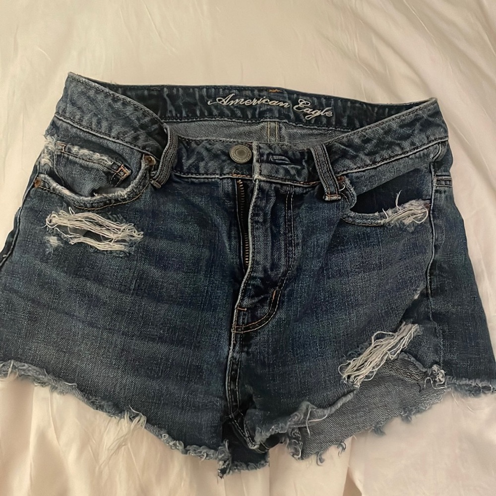 American eagle jean shorts medium wash. Size 2